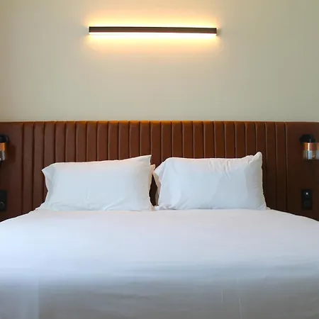 Adonis Le Castellet Hotel Signes Buitenkant foto