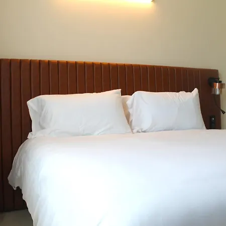 Adonis Le Castellet Hotel Signes Buitenkant foto