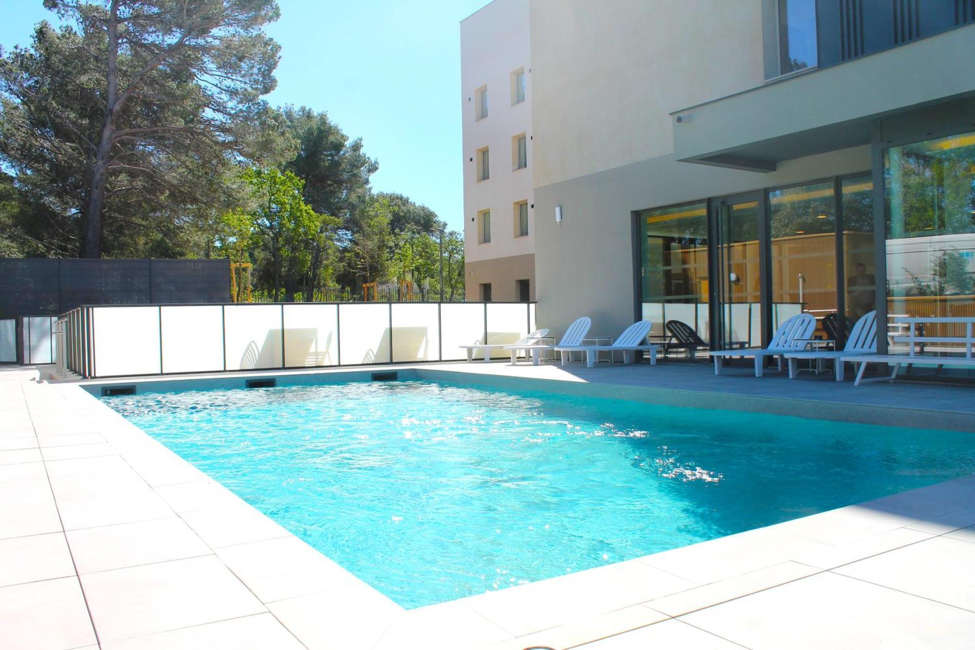 Adonis Le Castellet 3* Signes