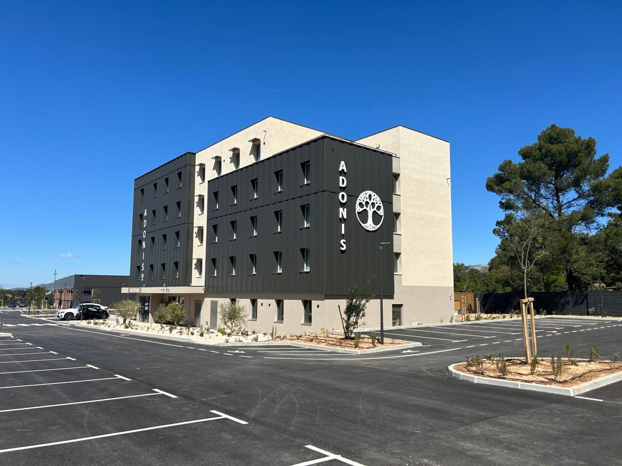 Adonis Le Castellet Hotel 3*